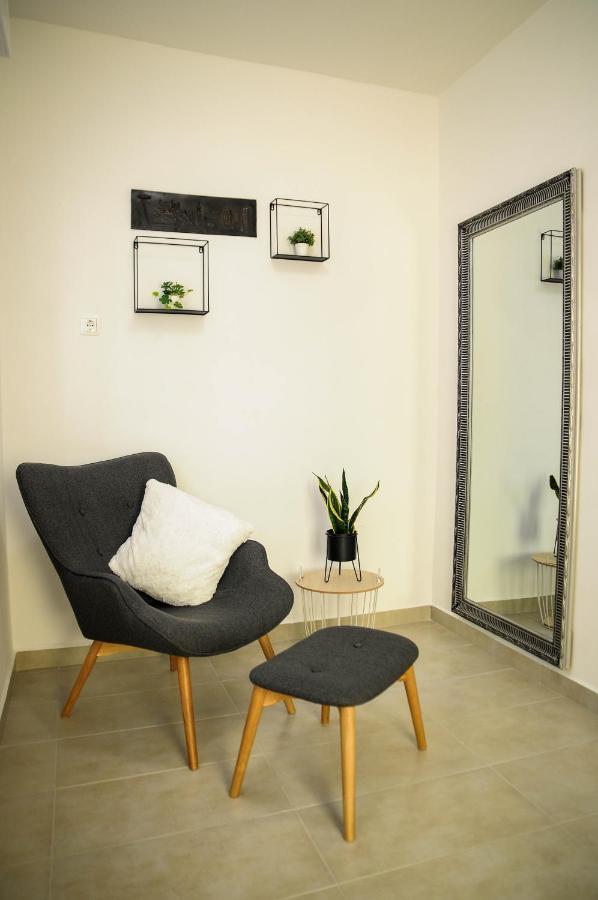 Apartman Gulliver In The Center, 10 Meters From The Sea With Private Parking In Natural Shade Rabac Eksteriør bilde