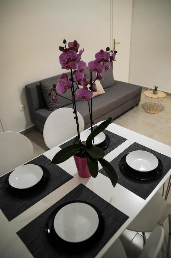 Apartman Gulliver In The Center, 10 Meters From The Sea With Private Parking In Natural Shade Rabac Eksteriør bilde